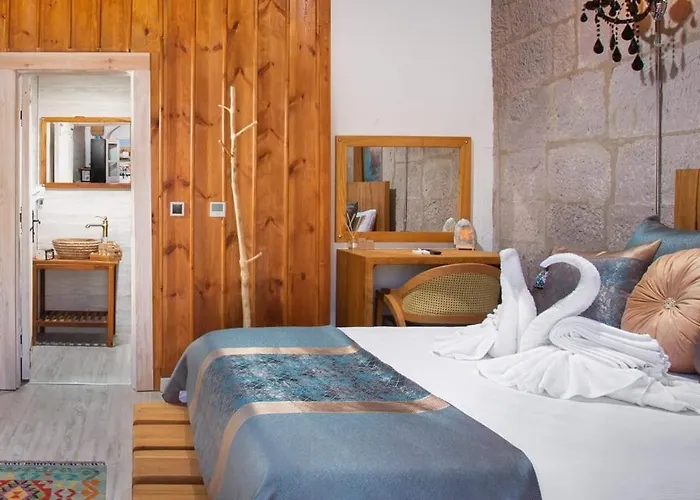 Mir 3* אקסאראי